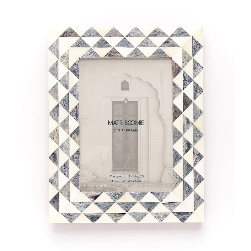 Varuna 5×7 Gray & White Picture Frame – Handmade