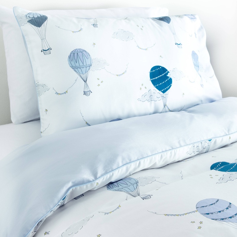 Touch The Sky Twin Set – Blue: Set (Duvet Cover + Pillowcase)