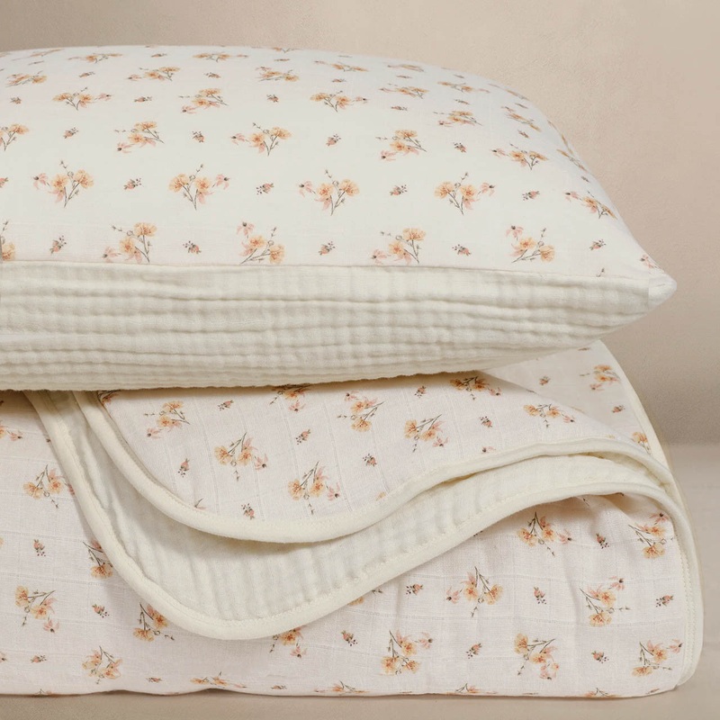 Oilo Fable Blanket- Quilt- Dainty Floral & Eggshell Organic Muslin 45 X 60″
