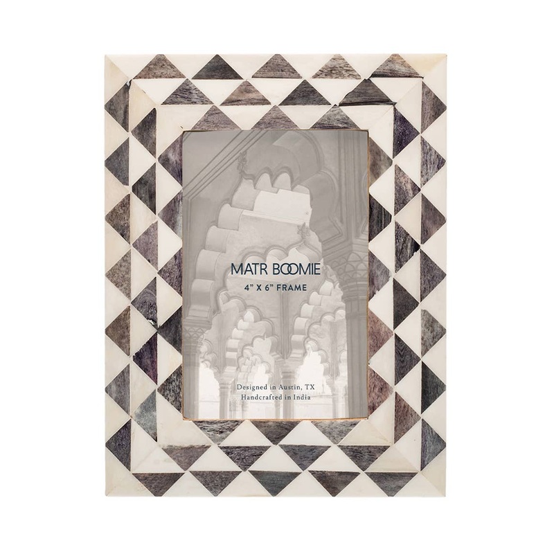 Varuna 4×6 Gray & White Picture Frame – Carved Bone
