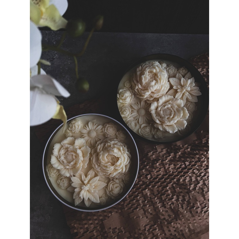 Flower Candle 12 oz 2×5.5in Matte Black Unscented